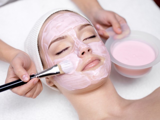 How to prepare a face mask with healing and anti-wrinkle effect